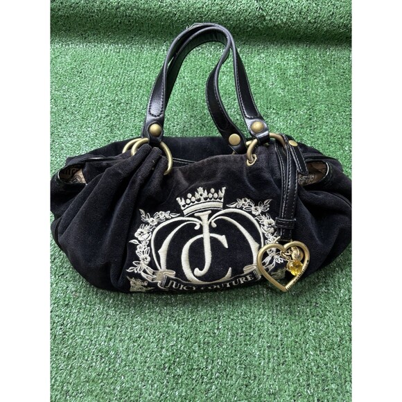 Juicy Couture Black Velvet Small Purse Vintage Y2K Bag Heart Charm Gold Chain - Picture 10 of 13